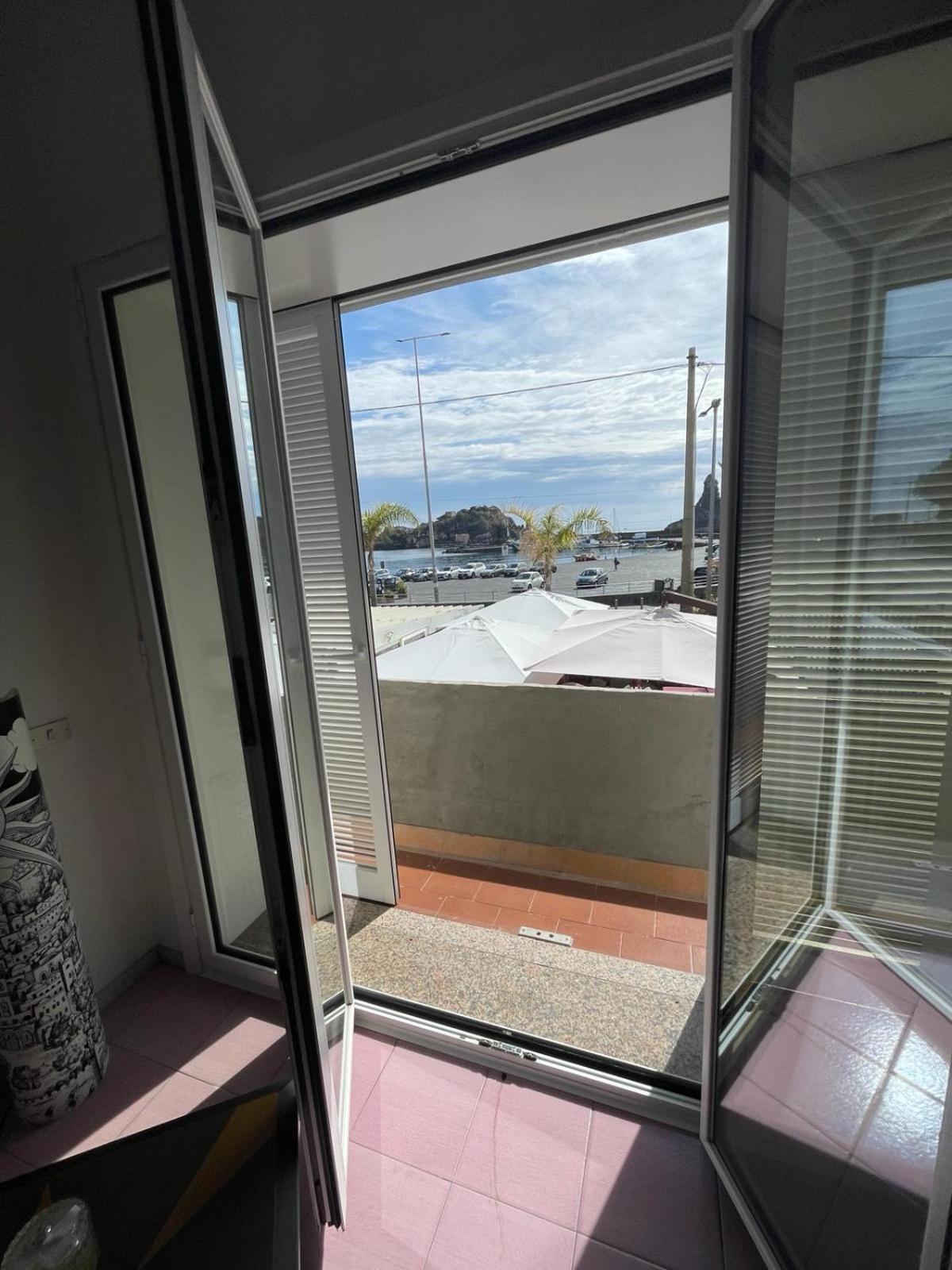 Appartement Terrazza Faraglioni à Aci Trezza Extérieur photo