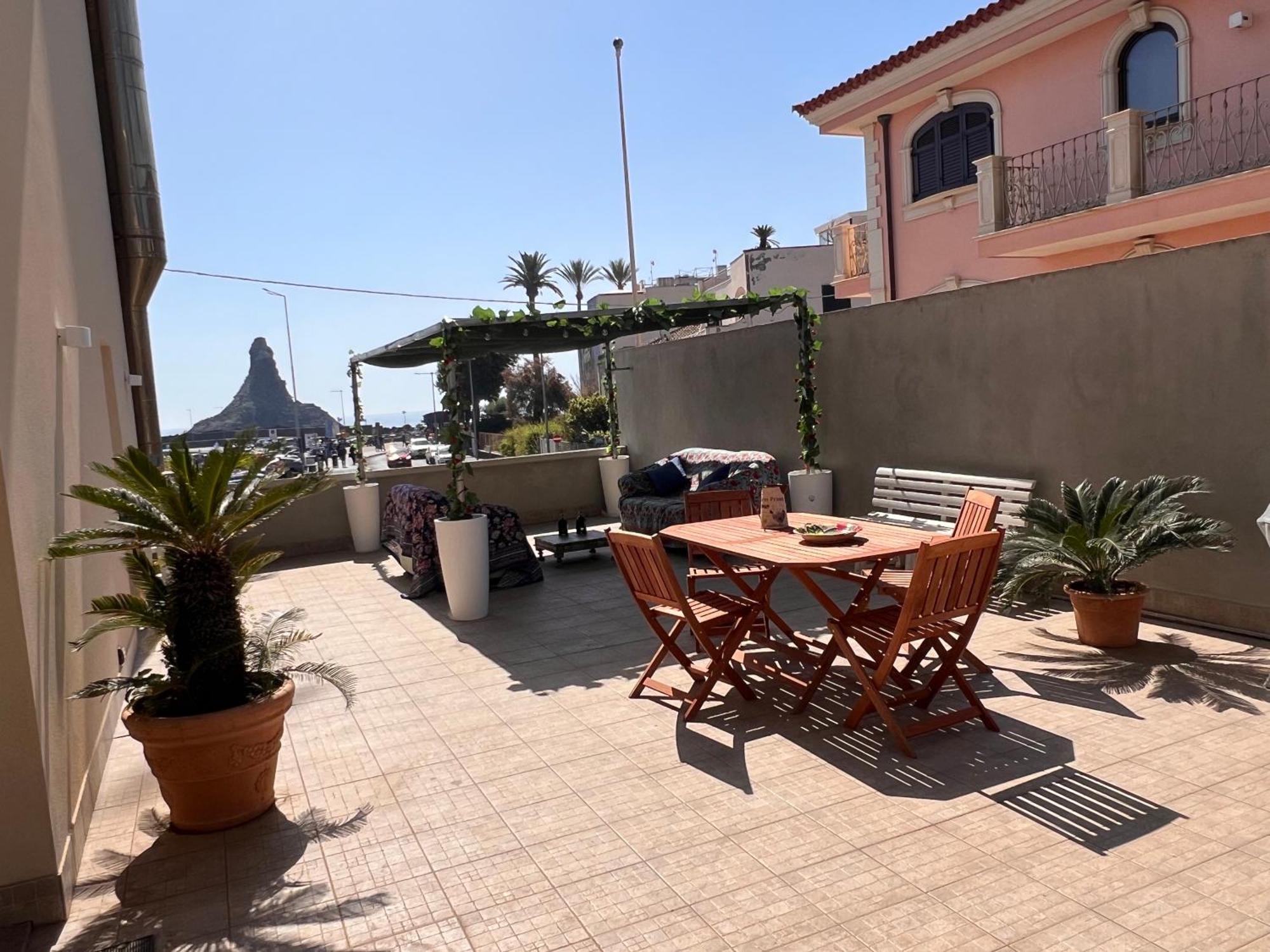 Appartement Terrazza Faraglioni à Aci Trezza Extérieur photo